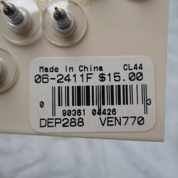 Pearl Earring Studs Set of 3 New - Picture 8 of 9